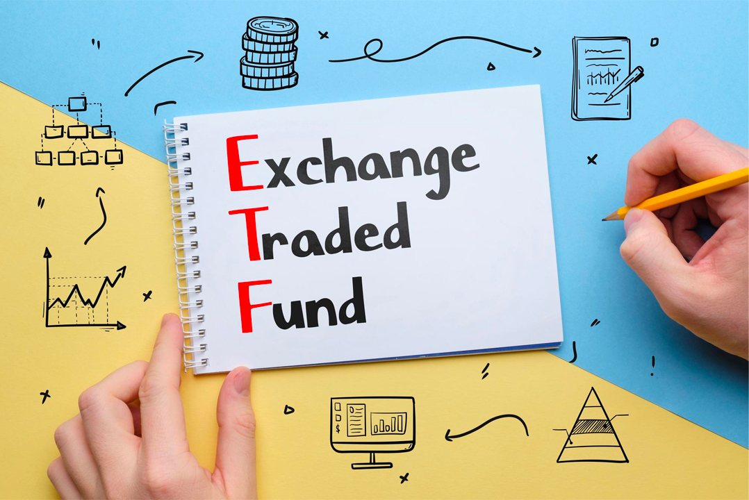 Blocco note con su scritto "Exchange Traded Fund"