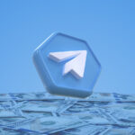 Copertina dell'articolo su come guadagnare con telegram. Logo di telegram al centro con una montagna di soldi sullo sfondo